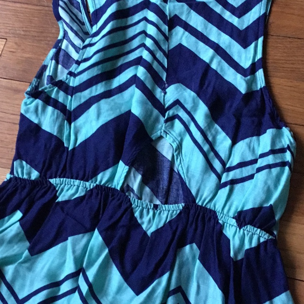 Spring dress - Picture 3 of 3